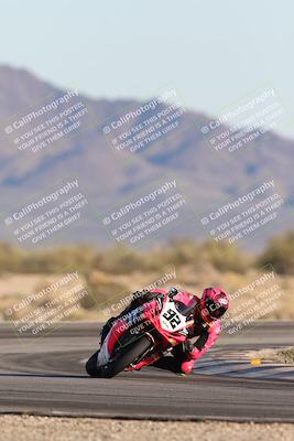 media/Dec-07-2025-CVMA (Sun) [[3e7d2de5dc]]/Race 16-Formula Middleweight/